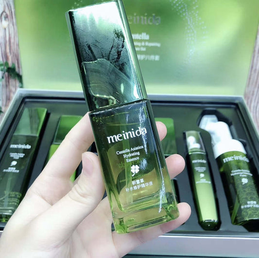 Hydrating Skincare Set with Centella